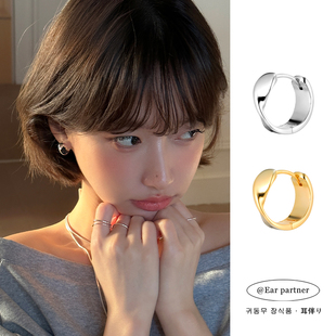 莫比乌斯素圈耳环2026新款爆款925银针耳圈轻奢耳扣ins风耳钉耳饰