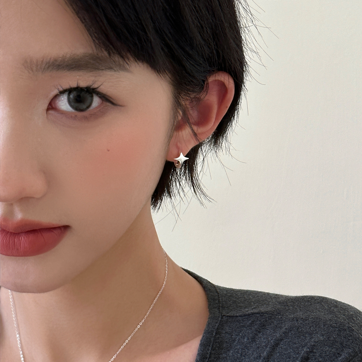 四芒星圈圈耳环女小众设计高级感耳圈耳扣耳钉新款爆款银针耳饰男