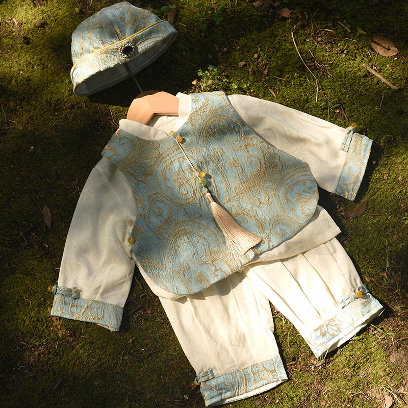 顽皮猪周岁礼服男宝宝唐装