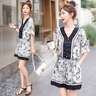 连体套装女夏季2024新款时尚气质小个子高级感印花V领连衣裤