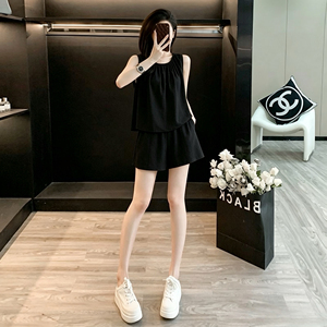 夏季宽松透气圆领无袖大码女装褶皱背心上衣短裤简约时尚百搭套装