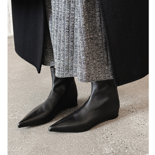 Kmeizu巨显瘦~里外全皮3.5cm内增高短靴女秋冬尖头拉链及踝马丁靴