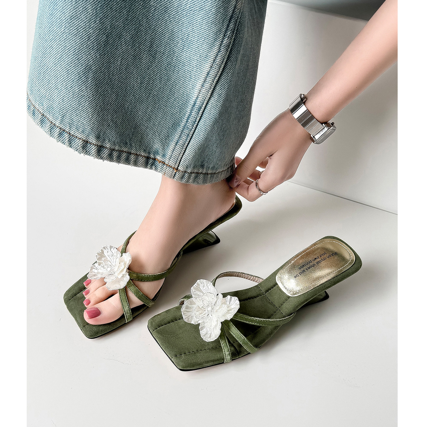 Kmeizu不累脚~5cm坡跟拖鞋女夏花朵编织一字拖新中式国风中跟凉拖