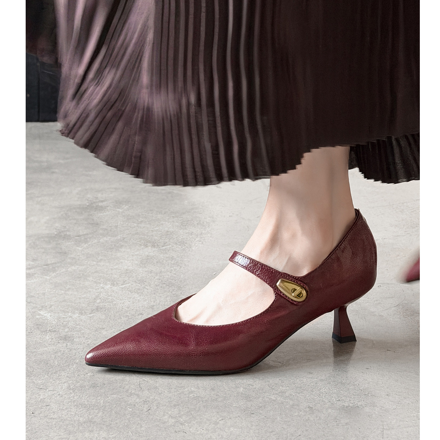 Kmeizu不累脚~5cm细跟高跟鞋女尖头真皮中古锁扣一字扣带玛丽珍鞋