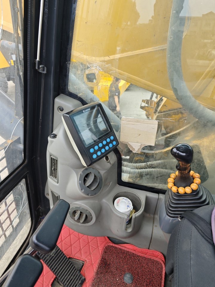 1月14日辽阳柳工履带式液压挖掘机（型号：CLG956EHD,机号：CLG956EHHME096535)网络拍卖公告