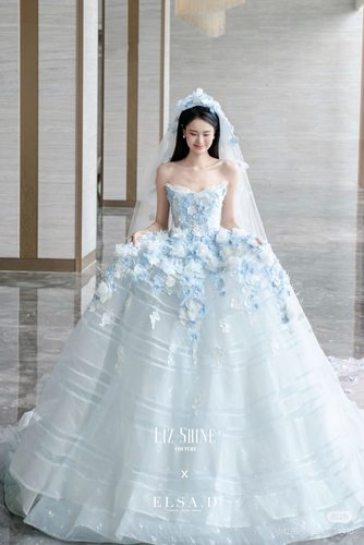 新款影楼拍照主题服装彩纱情侣蓝色花朵抹胸拖尾旅拍草坪婚纱礼服