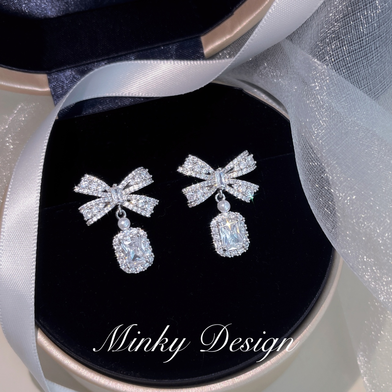 「八点半舞会」气质蝴蝶结耳钉闪钻蚊香盘耳夹无耳洞耳环时尚耳饰