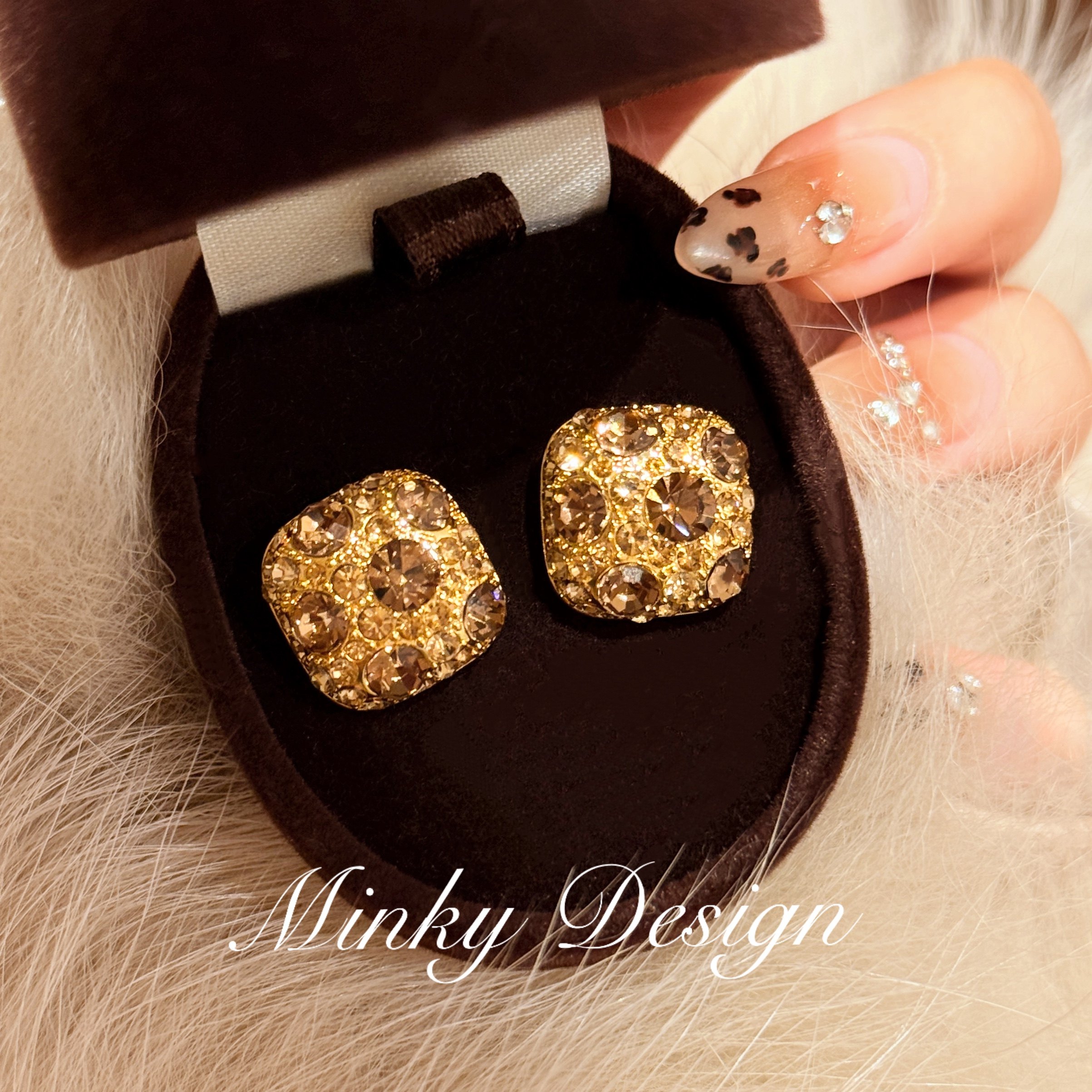 「歌剧魅影」复古气质耳饰满钻方块蚊香盘耳夹无耳洞耳钉耳环闪钻,饰品/流行首饰/时尚饰品新,耳夹,淘宝优惠券,粉丝福利购,淘宝优惠卷