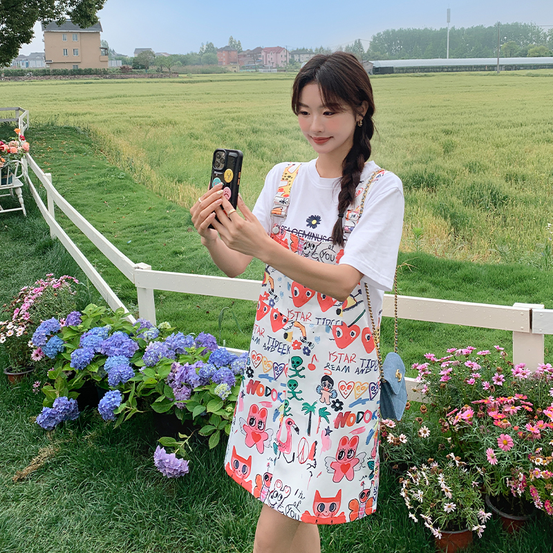 俏皮可爱涂鸦背带裙女小个子夏2024新款学院风洋气减龄T恤两件套，女装套装/套裙，浙宝279