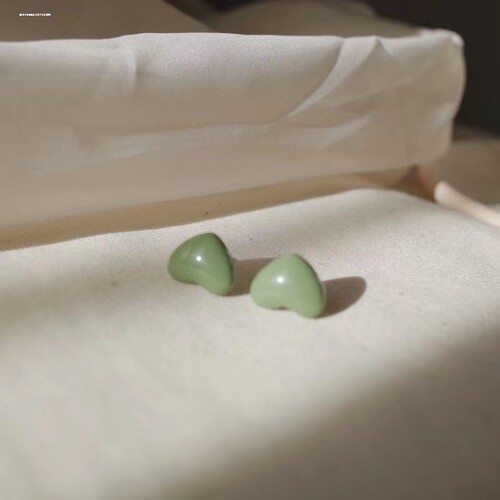 s925银针纯色爱心耳钉女夏甜美可爱少女网红耳环简约百搭桃心耳饰