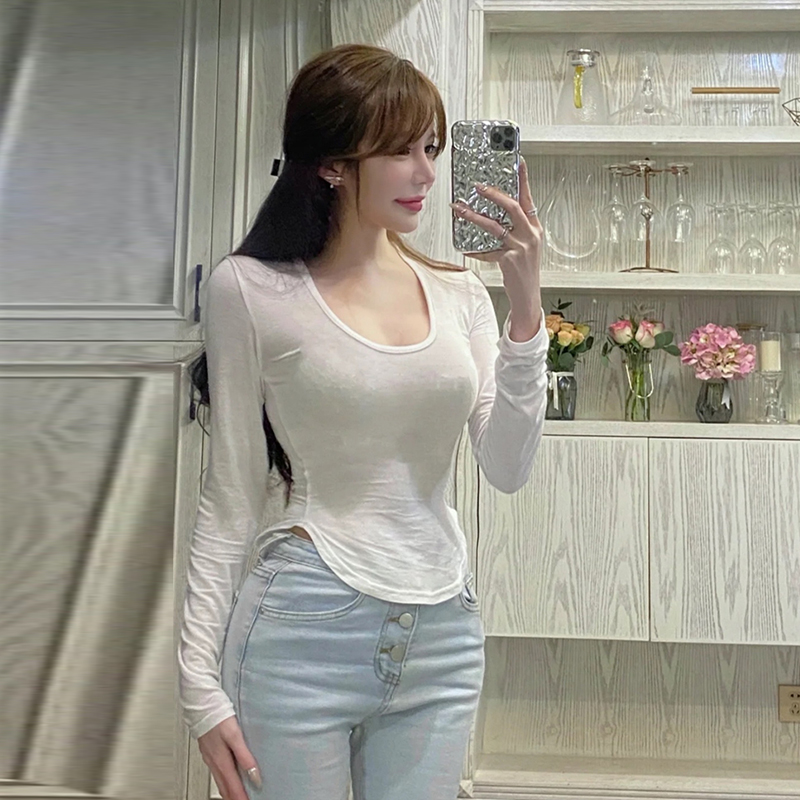 弧形U领收腰修身长袖T恤上衣女