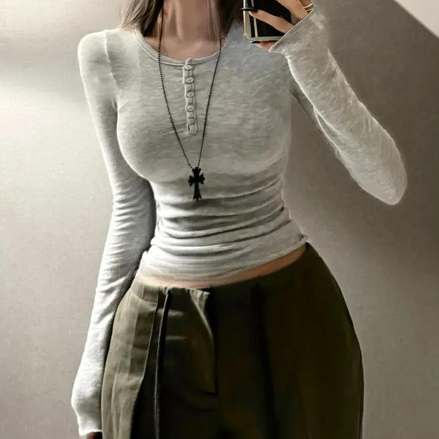 显身材半开领修身收腰长袖t恤女