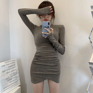 连衣裙2026新款春季包臀内搭性感辣妹黑色显瘦裙子修身打底裙女装