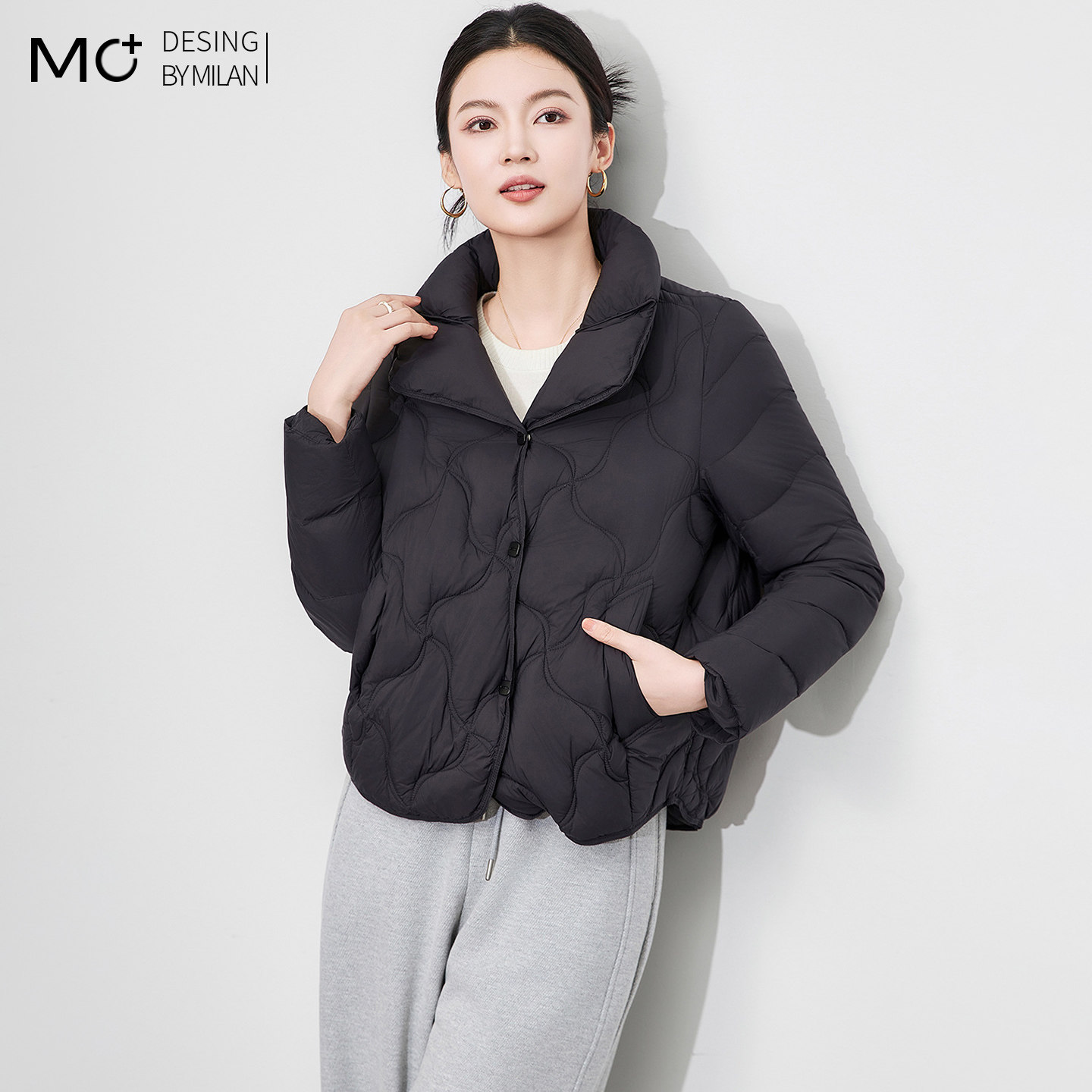 白鸭绒90%短款羽绒服女防风保暖