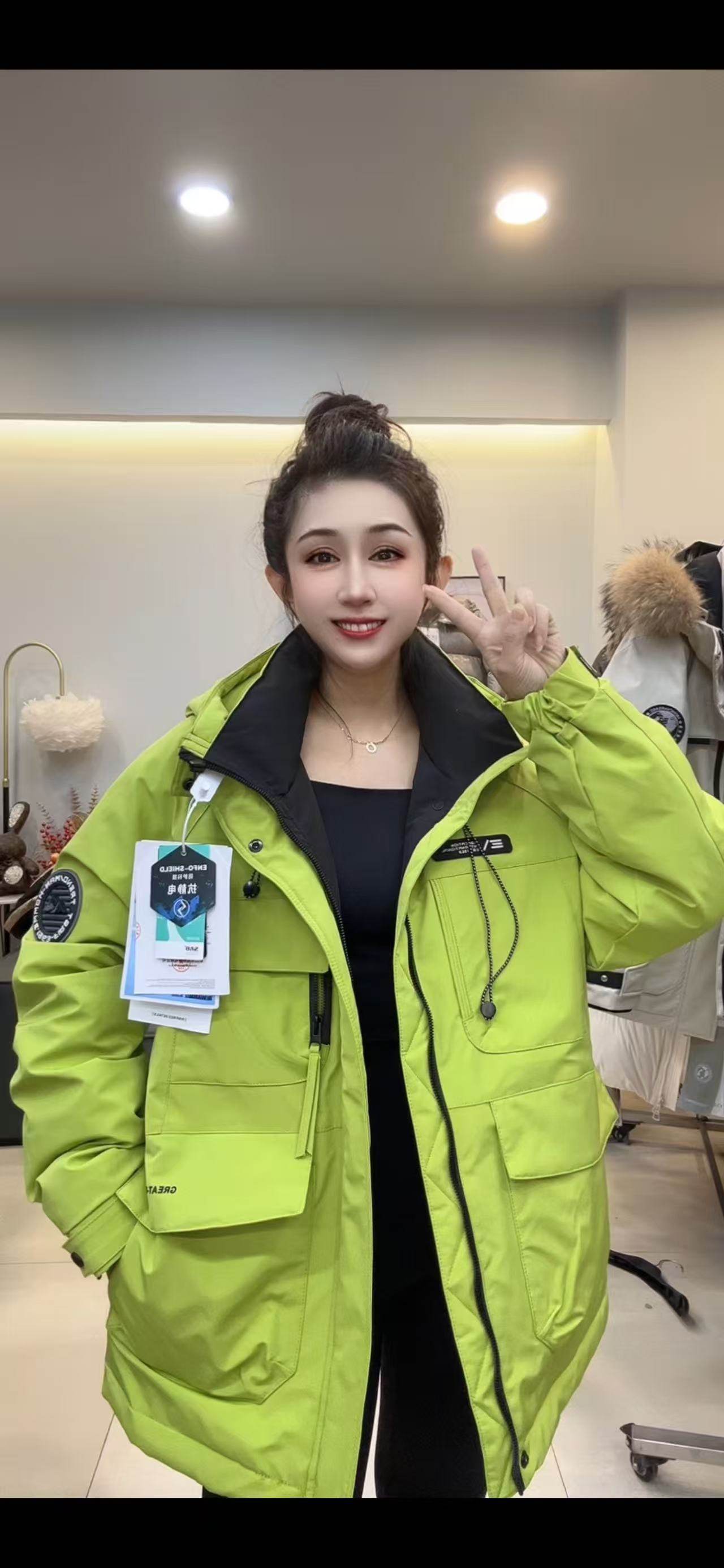 H99444-2025新款雪山工装款羽绒服男女同款外套时尚连帽羽绒服
