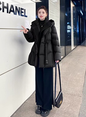 S160-2025新款时装走秀款羽绒服女中长款连帽保暖外套时尚显瘦