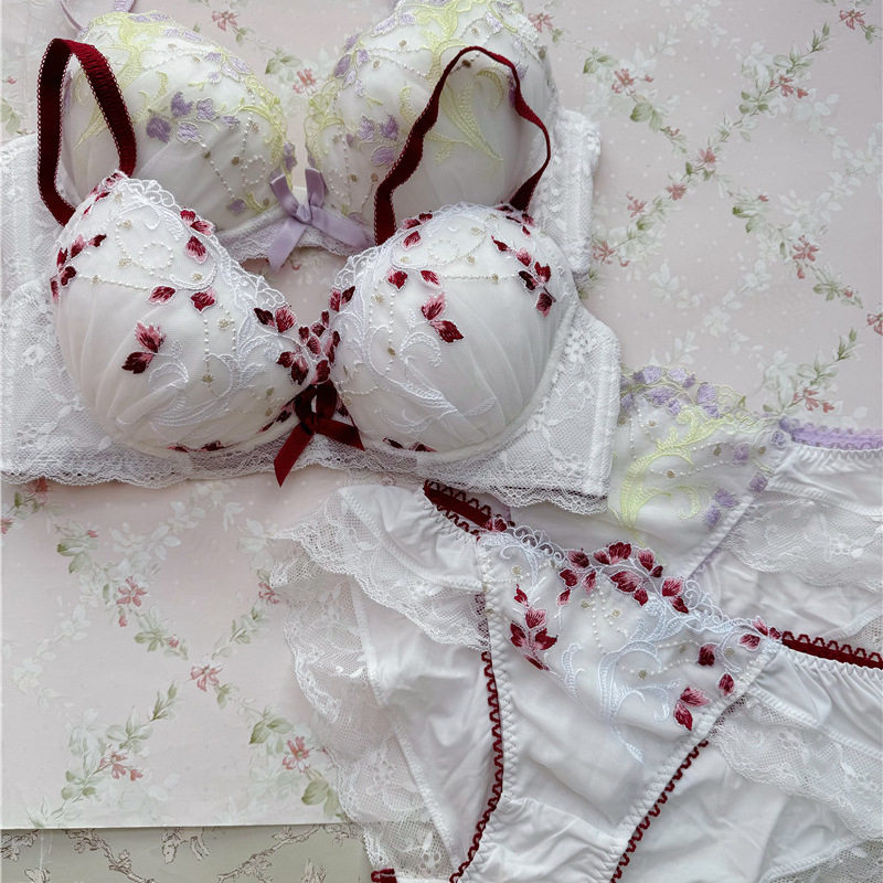 R家日系少女内衣可爱文胸刺绣蕾丝聚拢女士胸罩低鸡心66740,女士内衣/男士内衣/家居服,文胸,淘宝优惠券,粉丝福利购,淘宝优惠卷