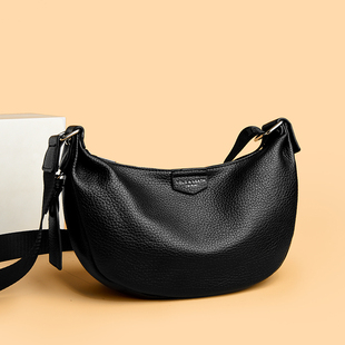 包包女式2025新款宽肩带休闲软皮饺子包高级感斜挎包今年流行包包