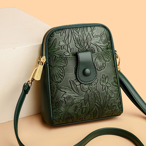 真皮小包包女士2025新款压花妈妈款手机包女款软皮单肩斜挎包夏季