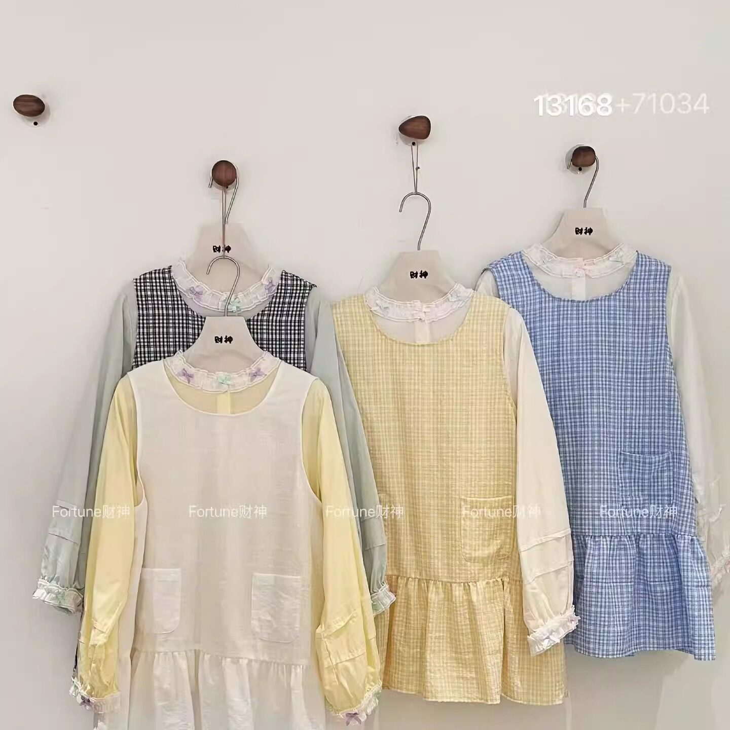 财神2026春夏韩系圆领长款双口袋格子无袖马甲上衣女气质显瘦百搭