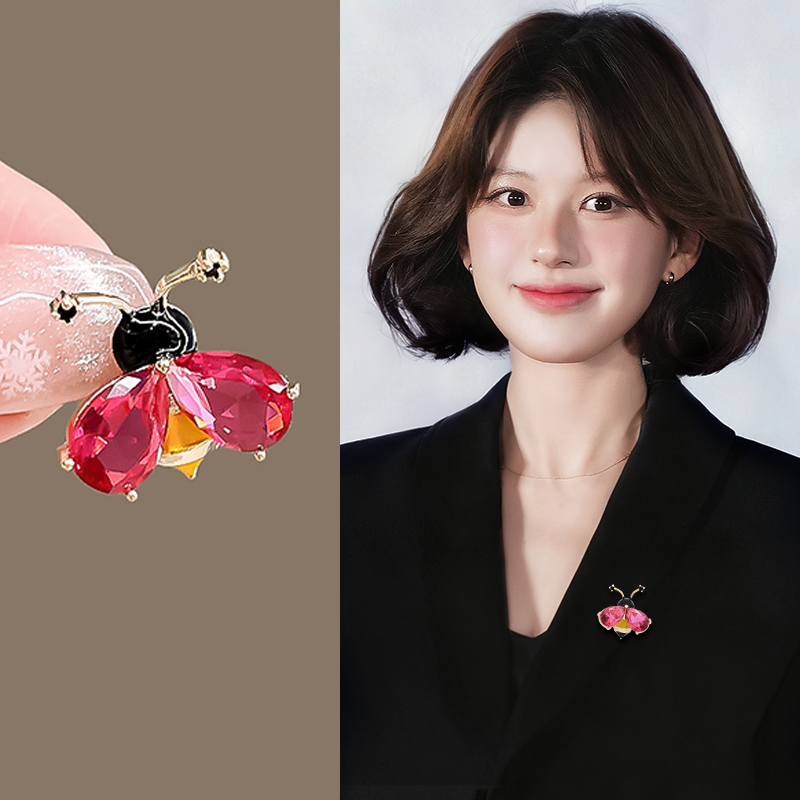 小众设计感蜜蜂胸针女卡通