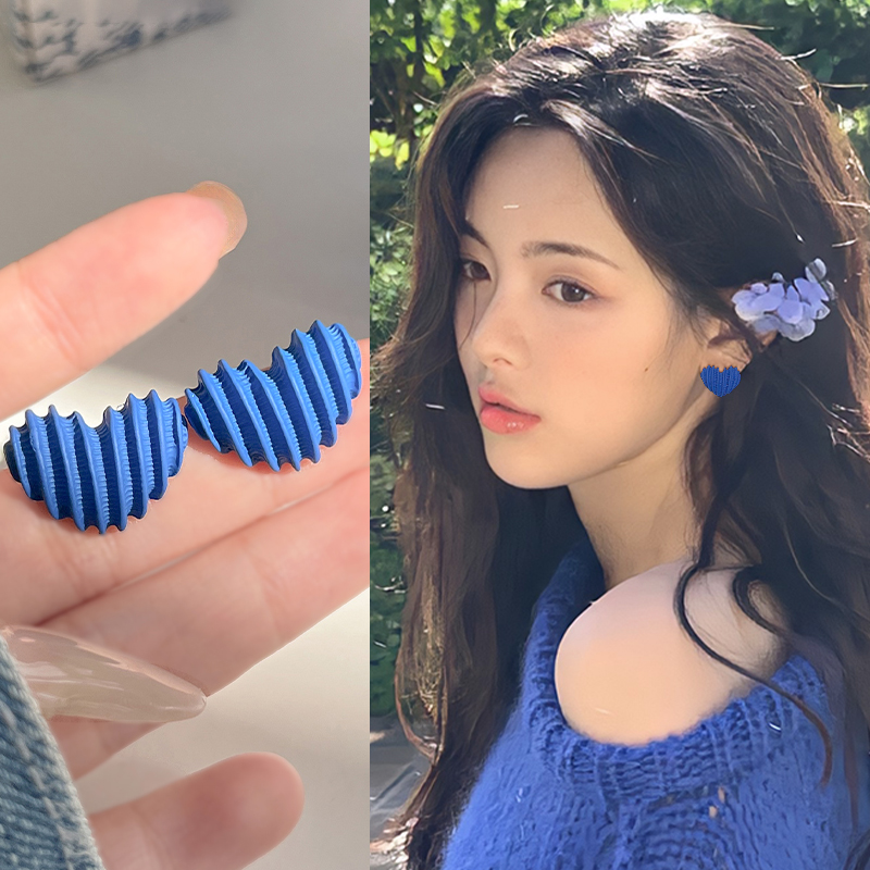 简约克莱因蓝爱心软垫耳夹