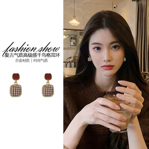 复古港风耳环女高级感耳钉