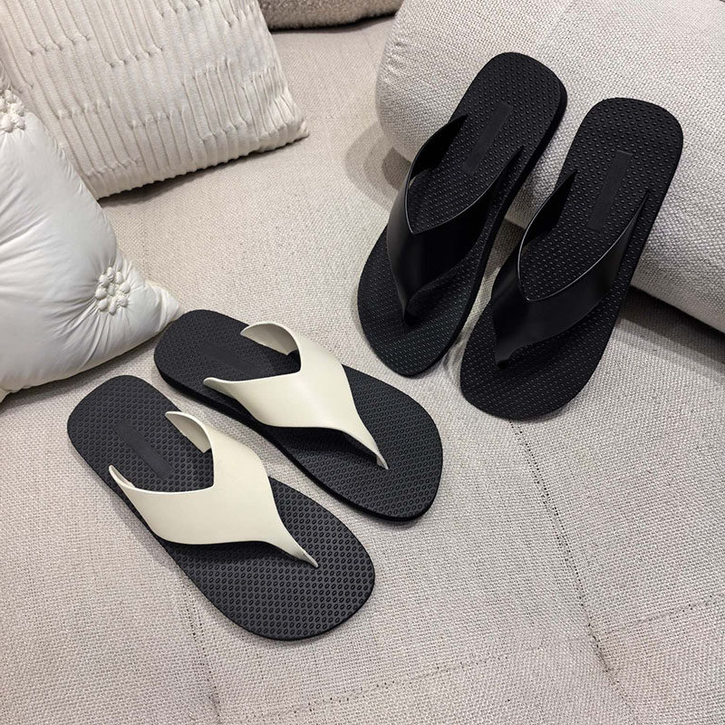 新款时尚平底人字拖女外穿防滑沙滩拖鞋度假夹脚凉拖运动外穿舒适