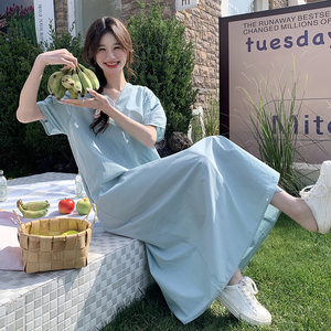 复古夏季连衣裙女2025新款时尚温柔孕妇森系小清新短袖V领直筒裙图片