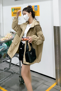 【现货】！卡其色短款连帽风衣女春秋冲锋衣外套2278P155控218图片
