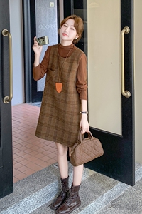 韩版气质毛呢背心连衣裙女2025年春秋季新款显瘦打底衫图片