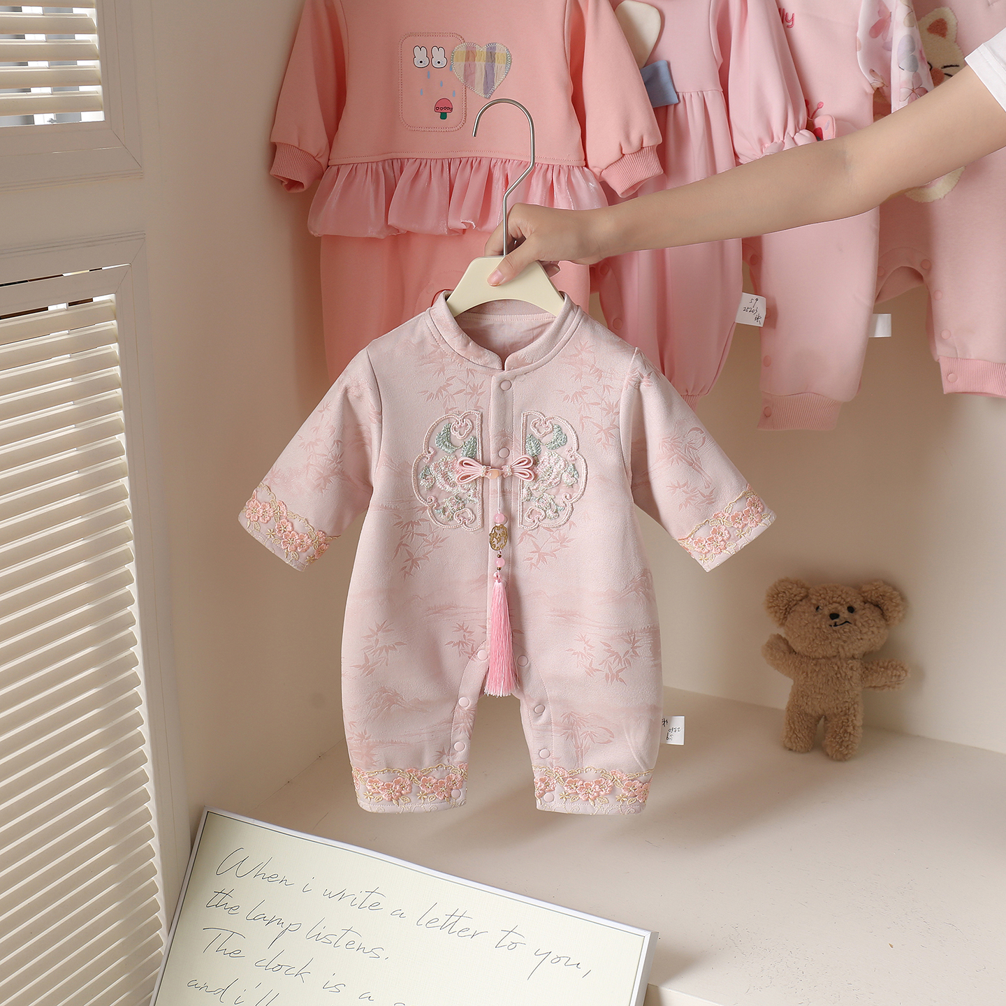 新生儿女婴儿春秋装连体衣宝宝中式竹子哈衣满月百天抓周岁宴礼服