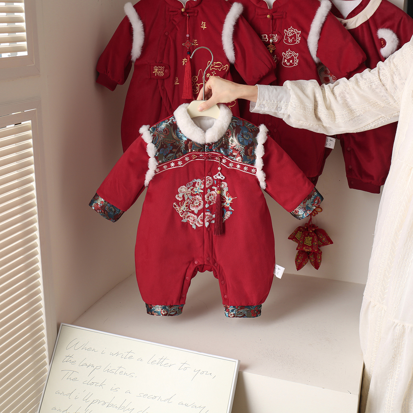 新年婴儿衣服冬季一周岁男女宝宝儿童唐装棉袄汉服拜年服套装分体