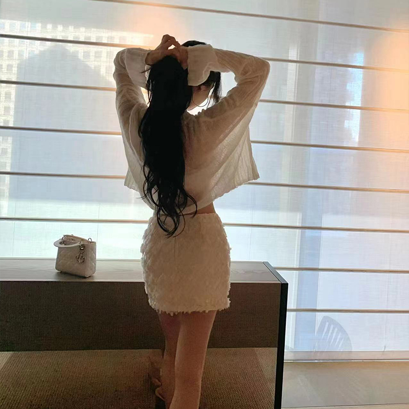 GYOKUU 米白色珠片防走光包臀半身裙