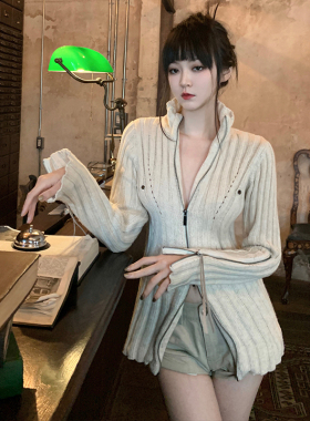 【3折】白色拉链设计针织漆孔立领外套上衣