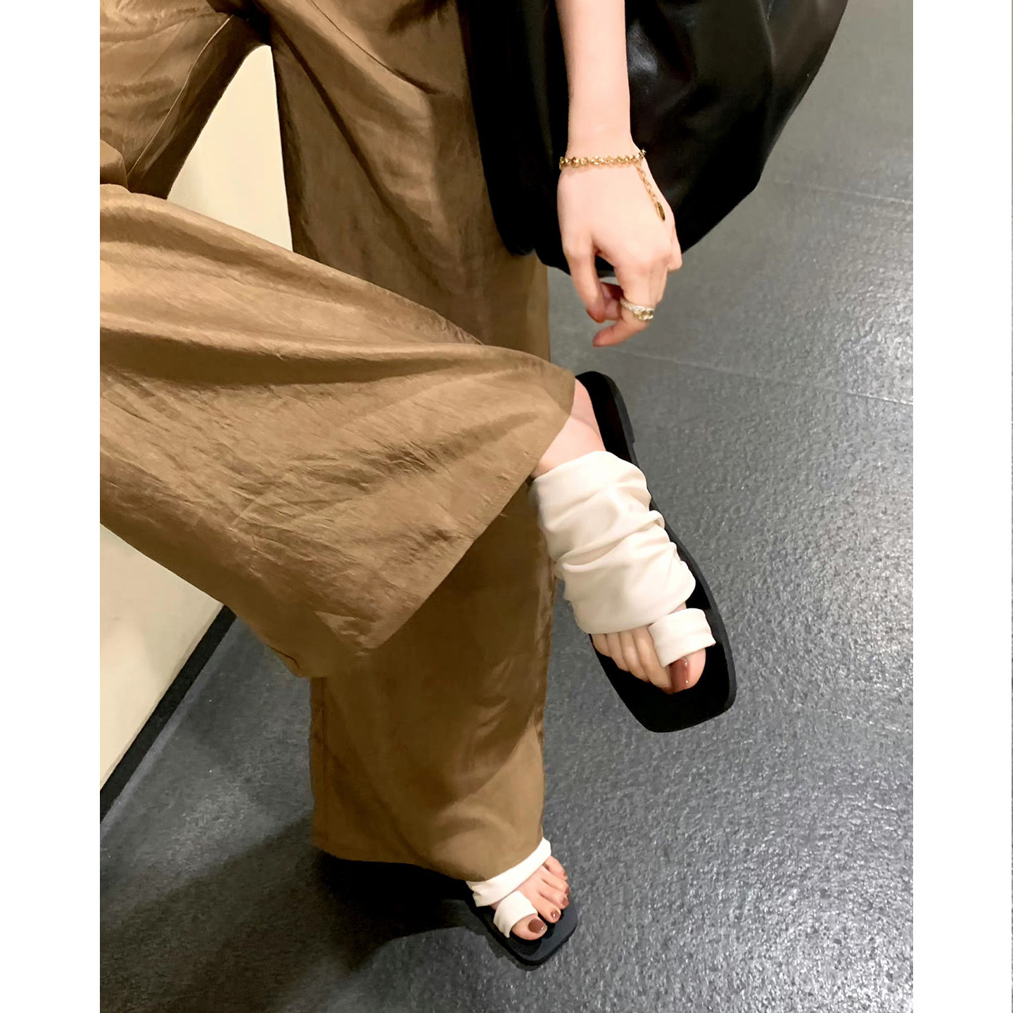 褶皱堆堆平底夹趾拖鞋女夏季凉拖