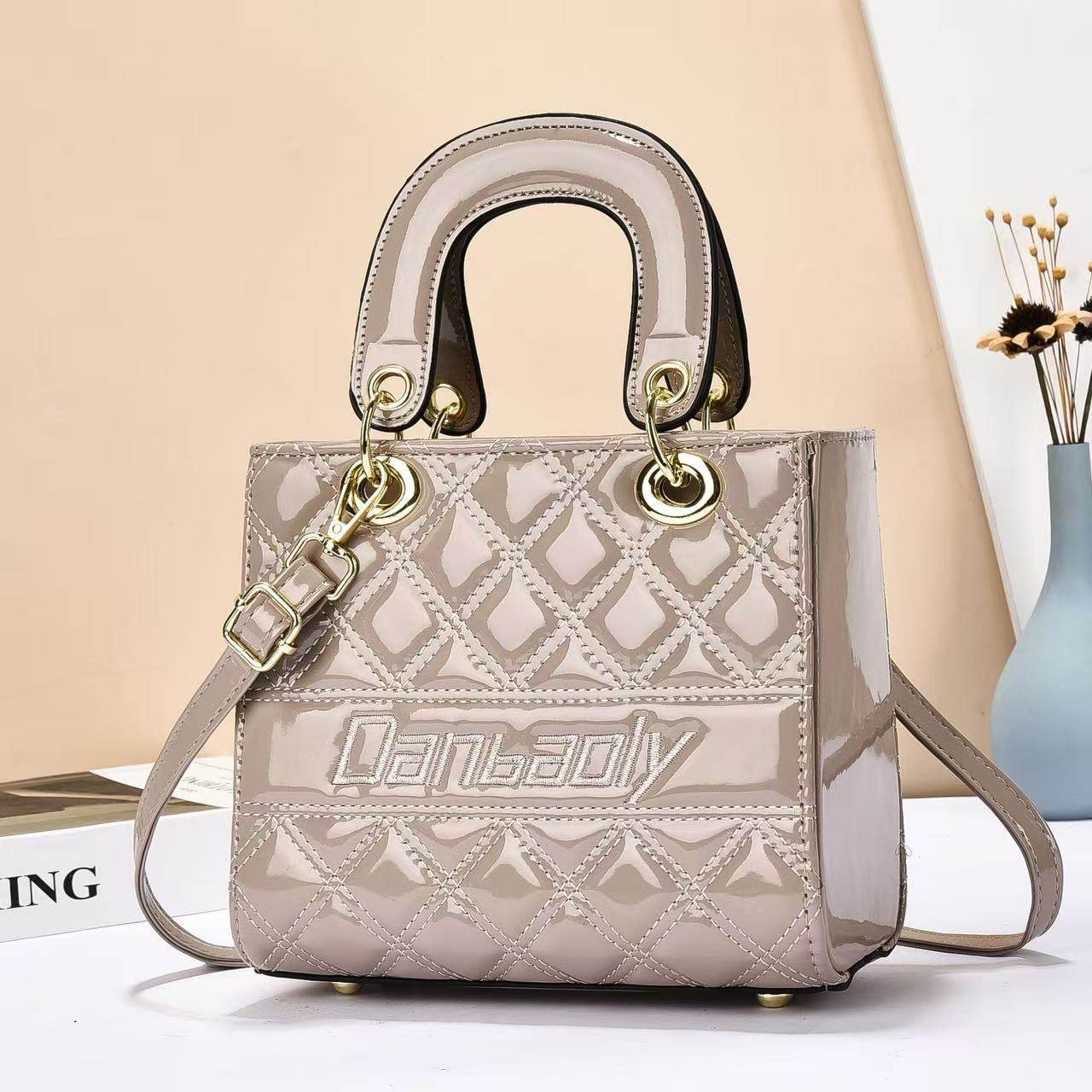 手提包包女2025新款时尚百搭手提包上班通勤单肩斜挎包戴妃包女,箱包皮具/热销女包/男包,小方包,淘宝优惠券,粉丝福利购,淘宝优惠卷