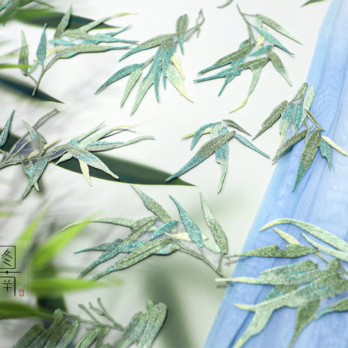 绣花竹叶布贴国风精美汉服