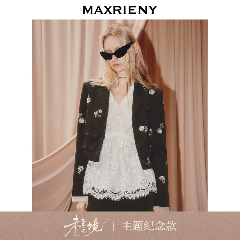 翻领截短绣花外套,绣花工艺装饰