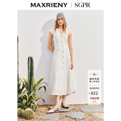 MAXRIENY绣花面料、精致纽扣