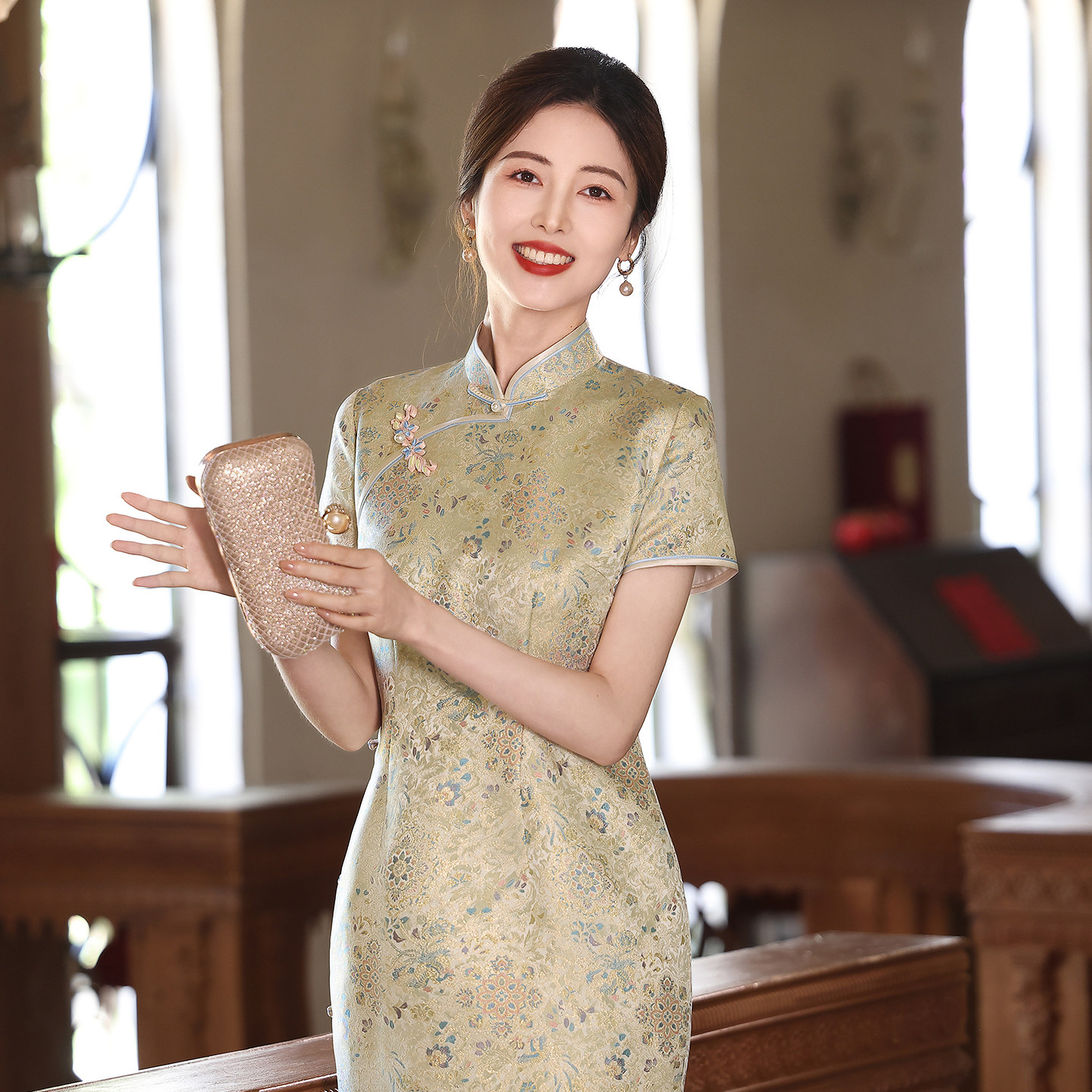 高端轻奢真丝宋锦旗袍2026夏季优雅气质妈妈婚宴装敬酒服日常可穿