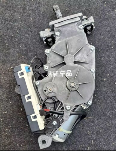 奔驰204GLK300GLK350尾盖升降电机 尾门锁机电机尾盖马达原装拆岀