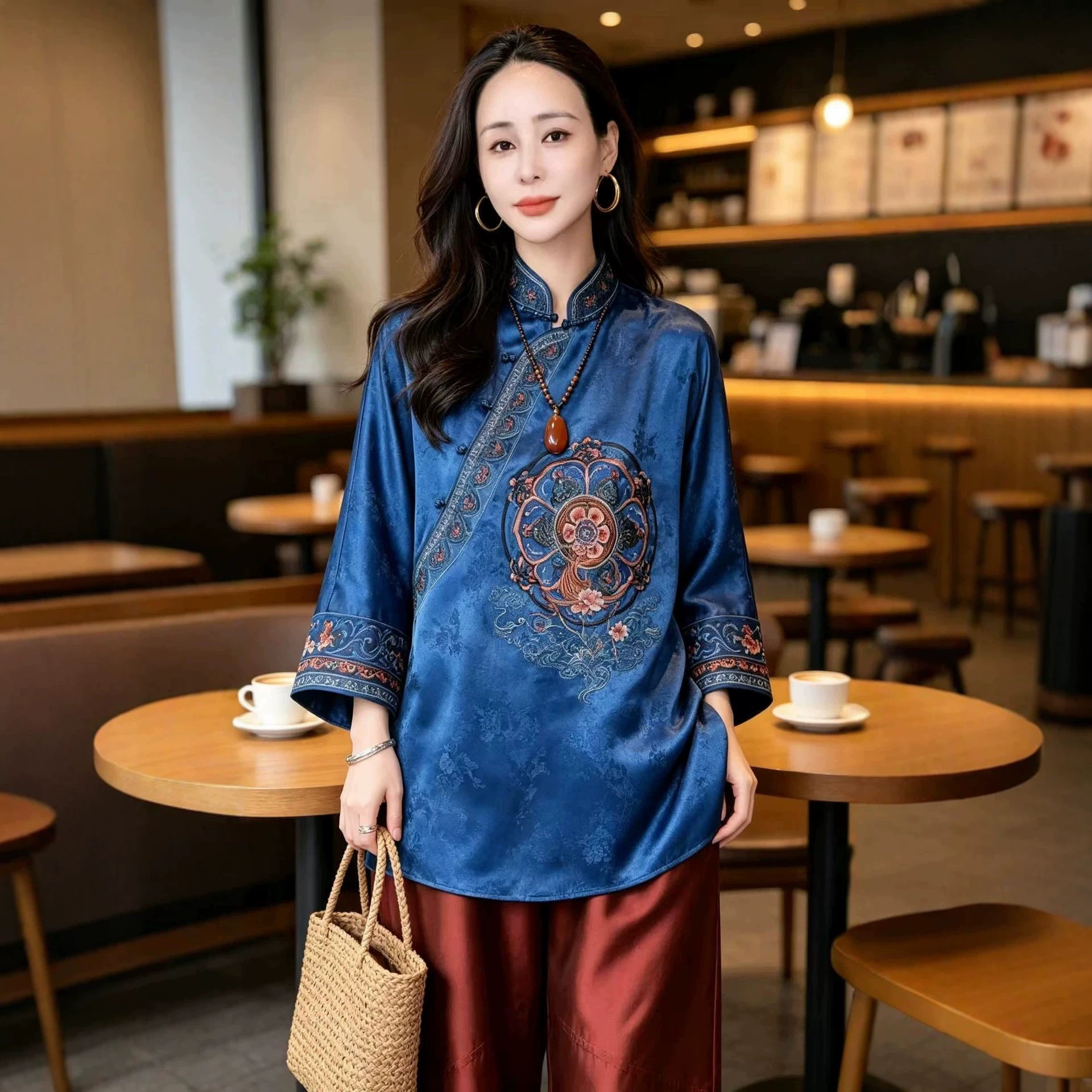 园园美衣风女装人丝香云纱重工刺绣上衣复古老钱风高级感太太服衬图片