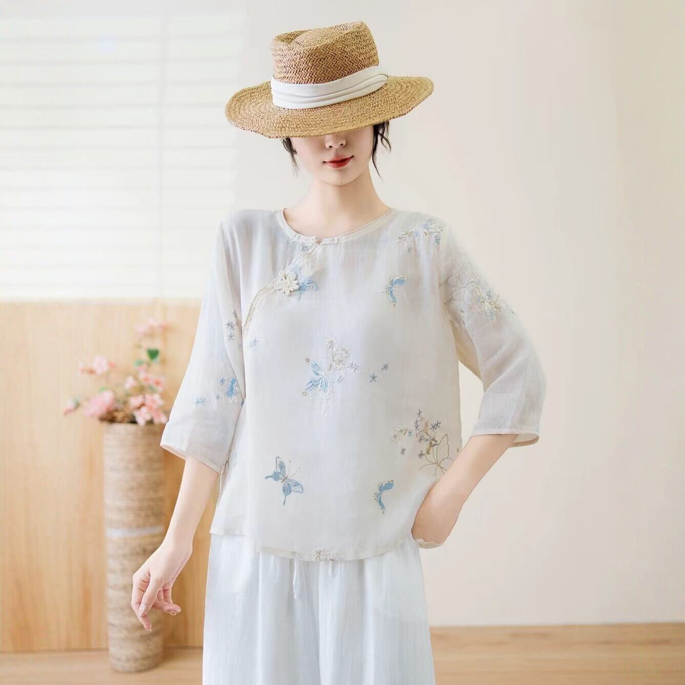 园园美衣新款苎麻刺绣七分袖衬衫 女文艺复古中国风宽松圆领上衣