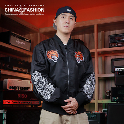 核爆炸刺绣麒麟黑色棒球服夹克