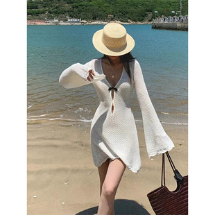 HUAX 当天发 海边度假镂空V领喇叭长袖连衣裙女收腰显瘦针织短裙