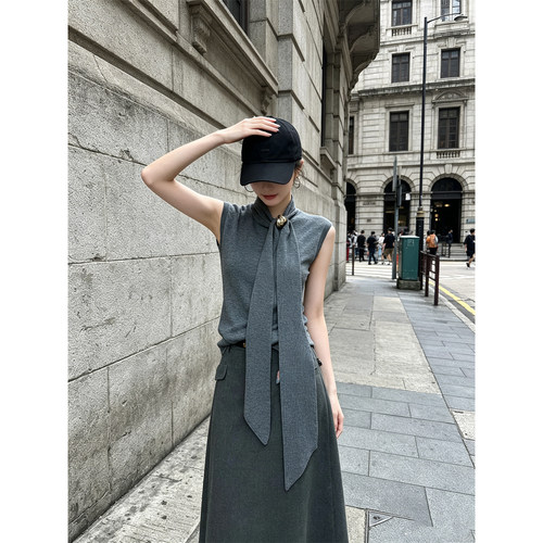 HUAX 时髦复古深灰色绑带针织背心女休闲金属扣无袖百搭显瘦上衣