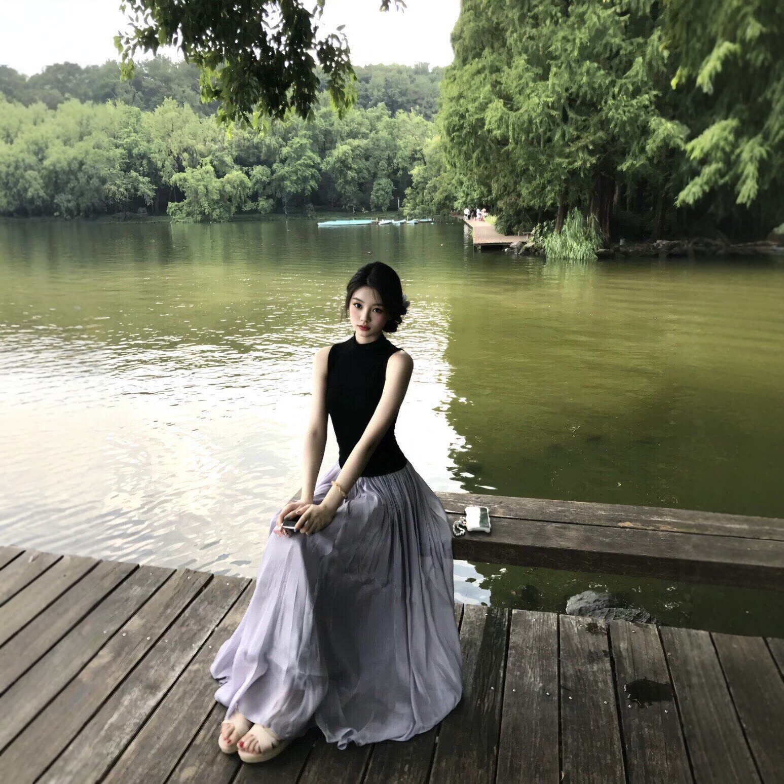 法式高级感海岛缎面半身裙春季高腰显瘦大裙摆a字长裙流光仙女裙