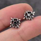 男女朋克复古镶嵌黑白钻锚花十字造型天狼星泰银耳钉925纯银耳饰