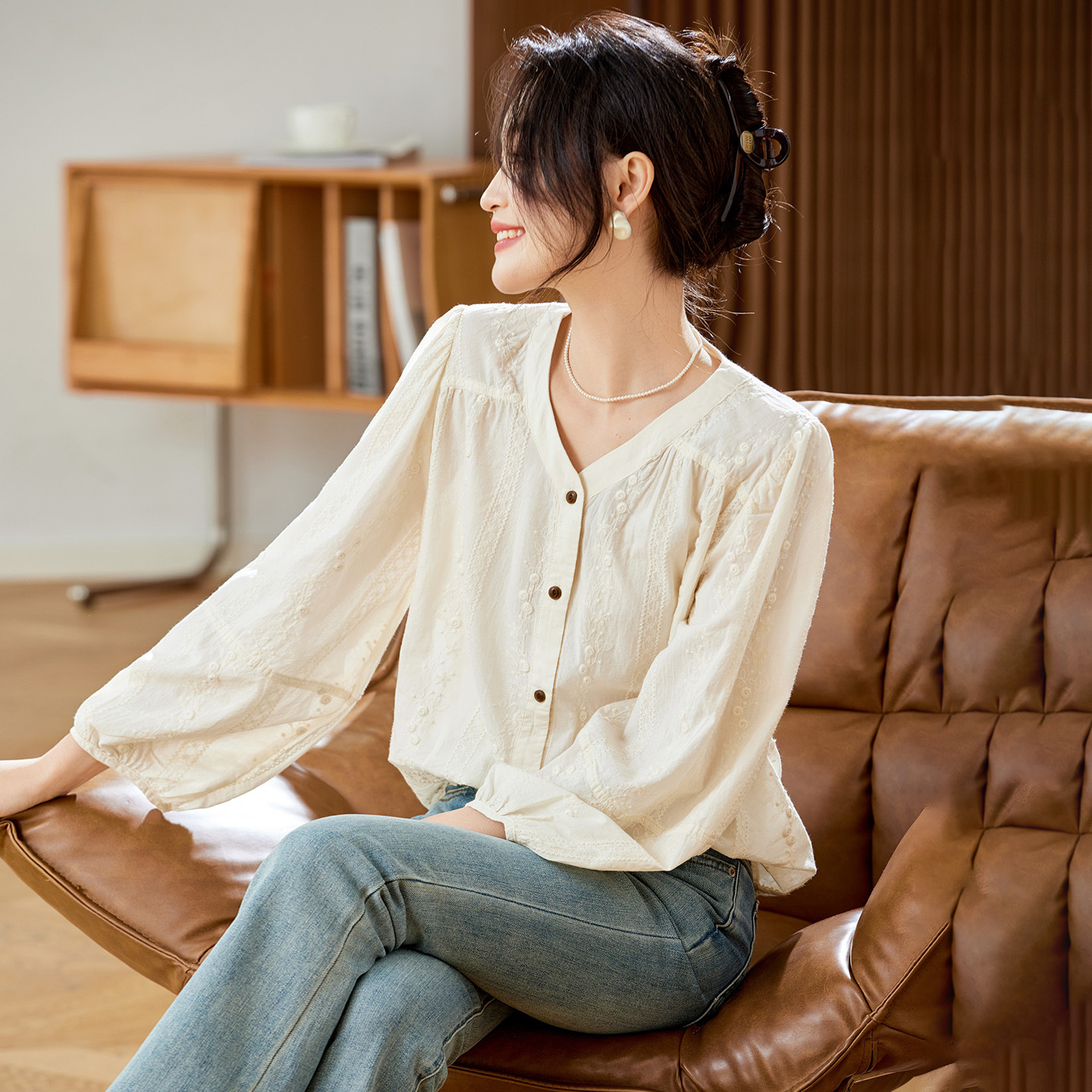 可风各长袖衬衫58134P78K124.8灯笼袖V领气质绣花衬衫，女装衬衫，可风各